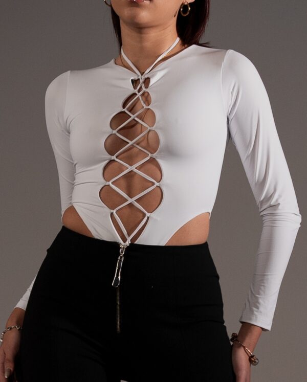 White Body - Imagen 3