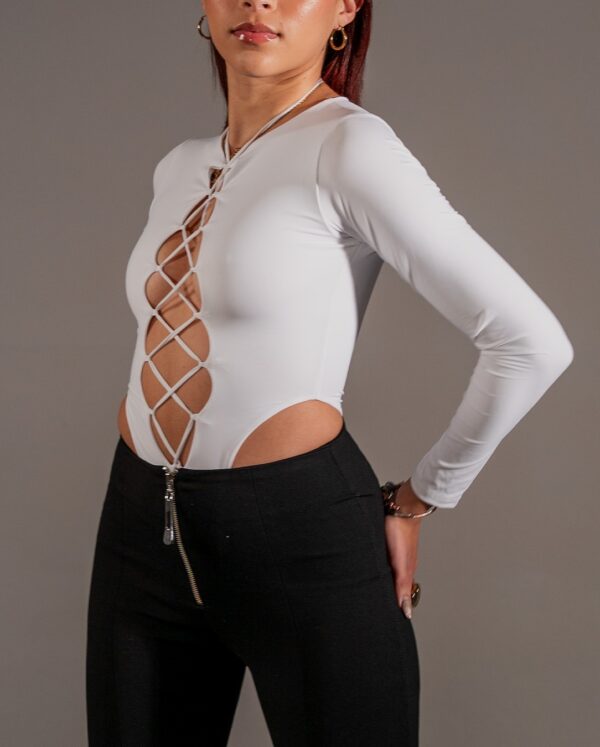 White Body - Imagen 2